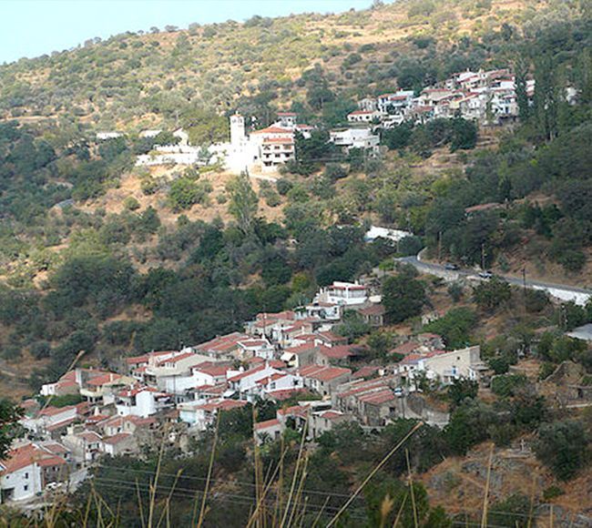 Το χωριο Κουρουνια στην Βόρεια Χίο φημισμένο για το Κουρουνιωτικο κρασι